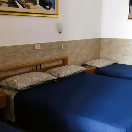 Ascoli Отель Вьесте